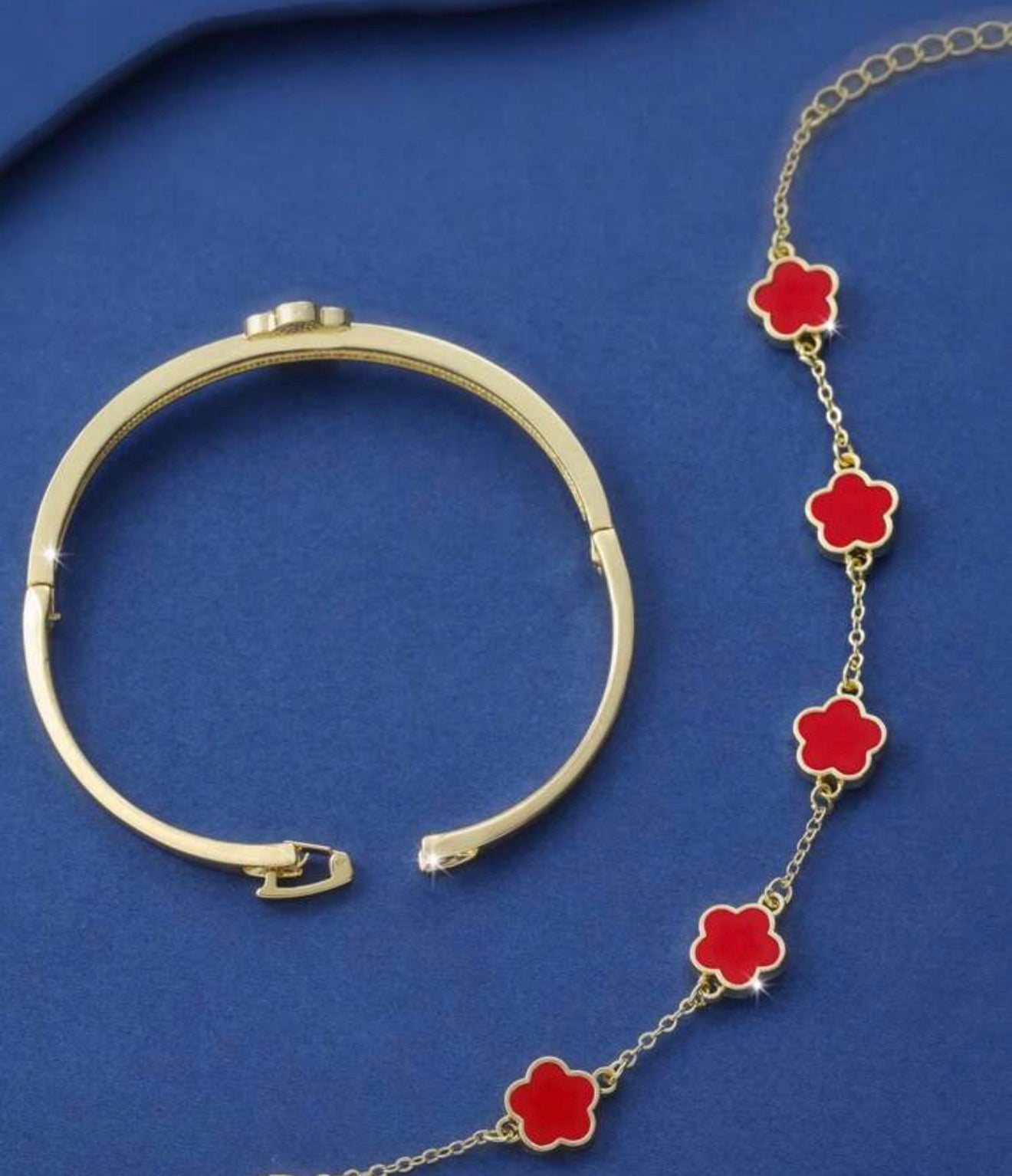 Radiant Faith Clover Bangle Set